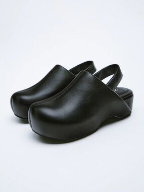 9. ZARA QUILTED LEATHER CLOGS STRAP